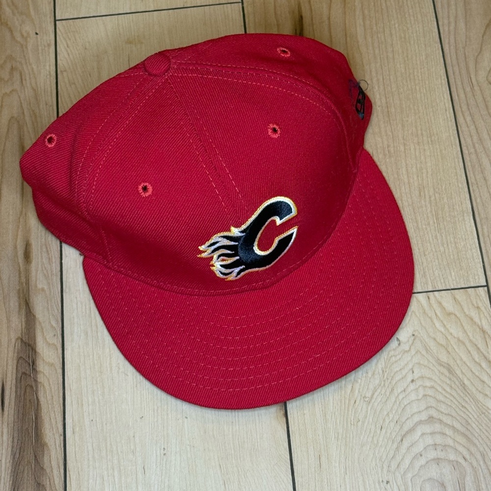 New Era CALGARY FLAMES (Fitted) Cap Size 7 1/2